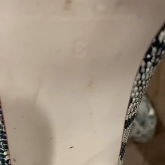 ❤️Pretty little thing short snake skin boots❤️A little taller than ankle boots❤️ - Picture 6 of 8